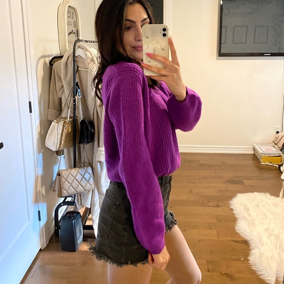 DYNAMITE sweater - Picture 2 of 6